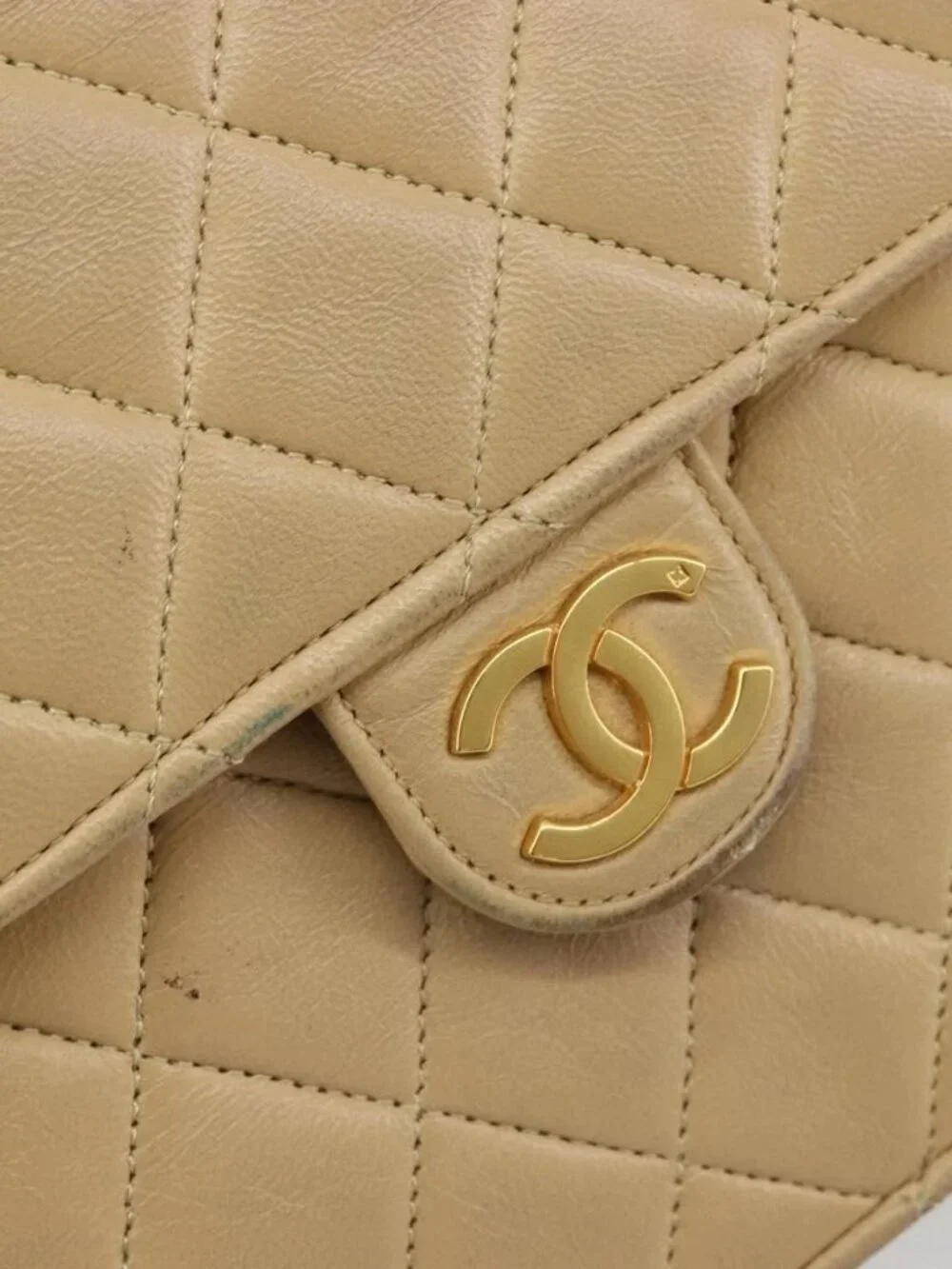 CHANEL Matelasse 25 Chain Shoulder Bag Lamb Skin Beige Gold CC Auth 182740